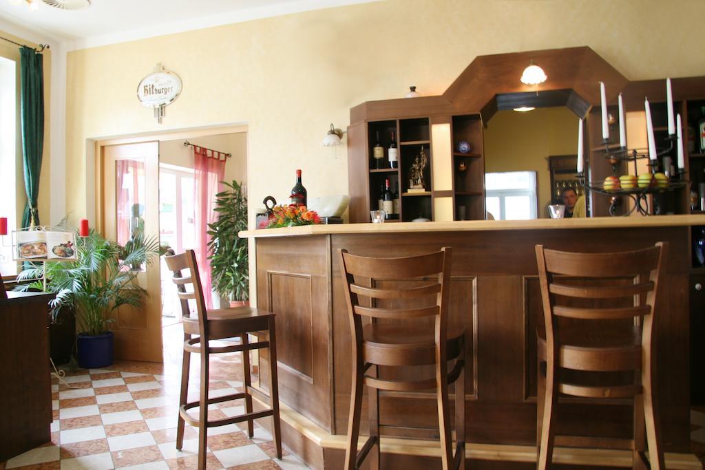 Hotel-Gasthof Eberherr Forstinning エクステリア 写真