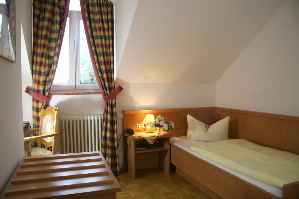 Hotel-Gasthof Eberherr Forstinning 部屋 写真